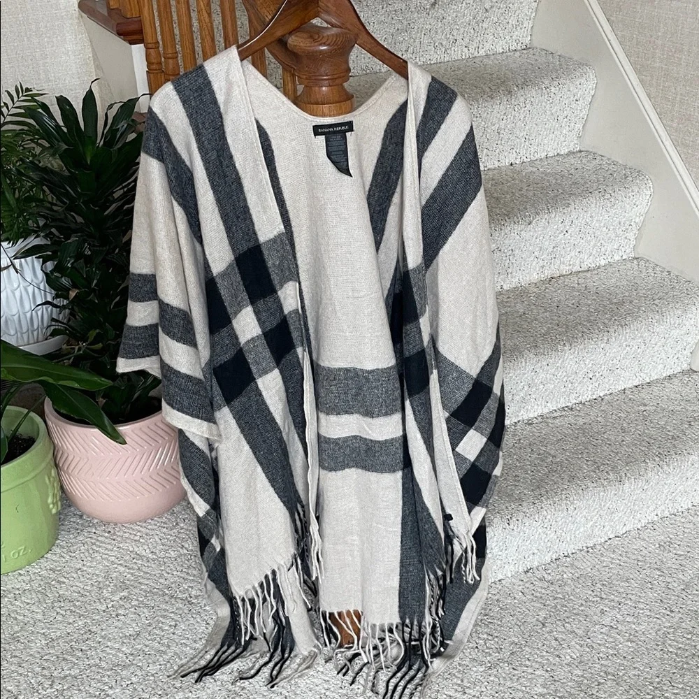 Banana Republic Cashmere Wool Blend Plaid Poncho with Fringe